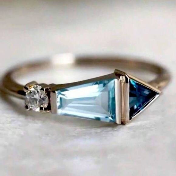 SALE Sterling Silver Aquamarine and Topaz Crystal Ring (Size 6) - Picture 1 of 5